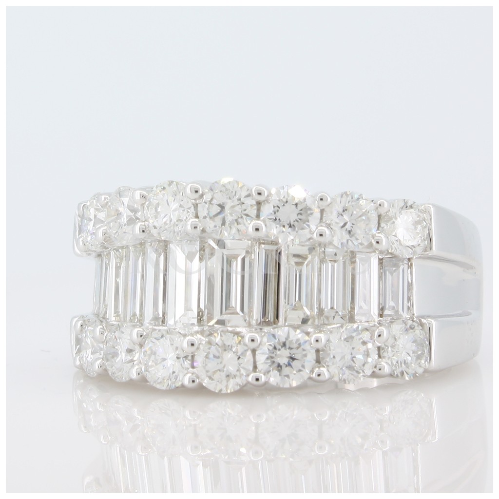 Baguette Diamond Ring with 3.98 Carats