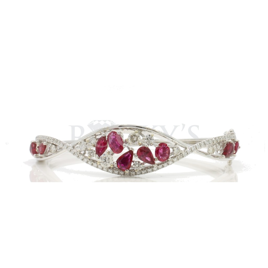 Ruby Diamond Bangle with 4.97 Carats