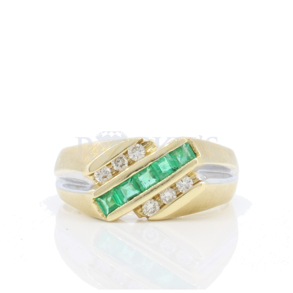 Men's Emerald Ring with 0.94 Carat