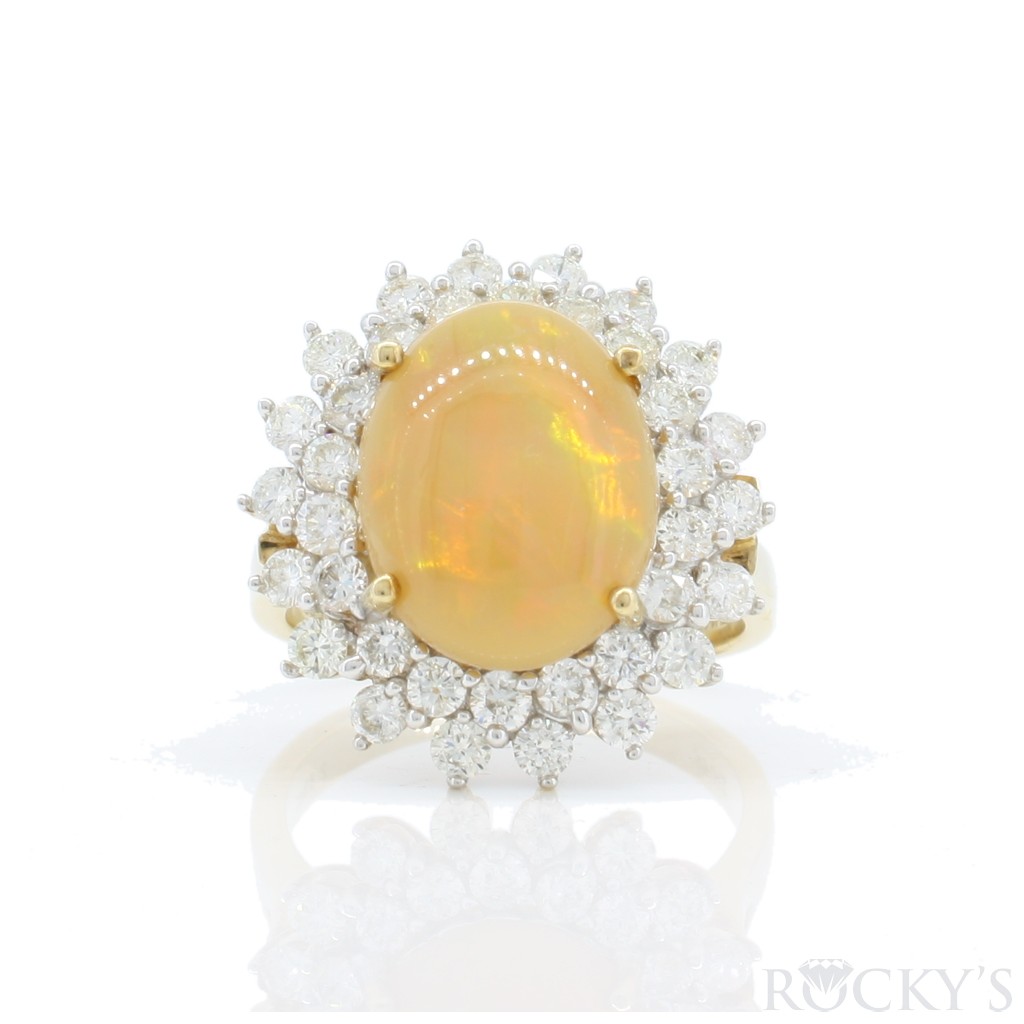 Women's Opal Ring with 4.28 Carats