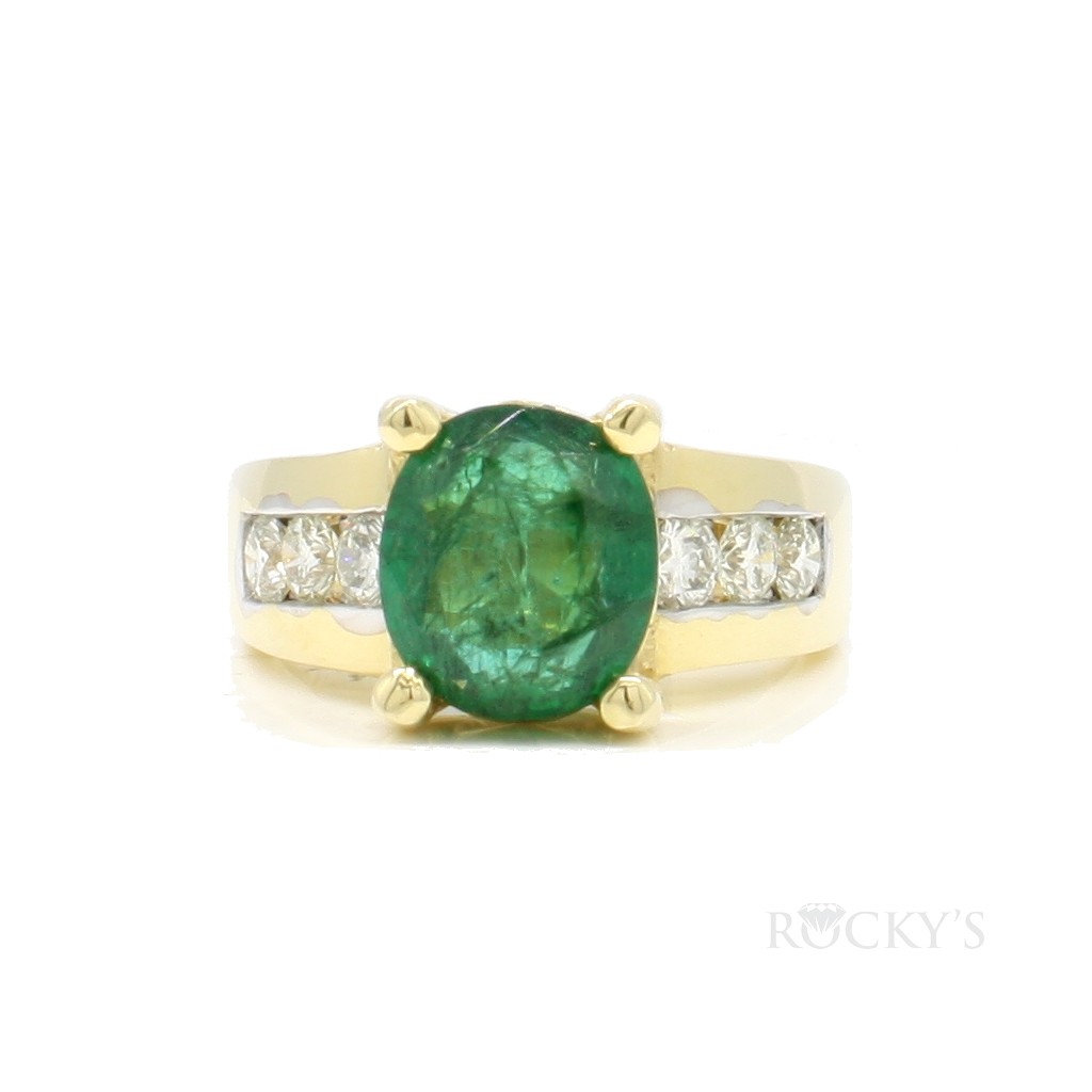Yellow gold emerald ring